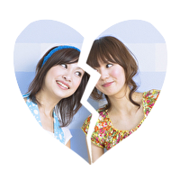 2人の写真を割れたハート型に切り取った例